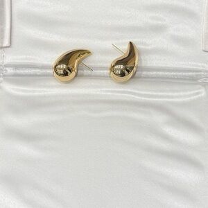 Elegant Gold Stud Earrings